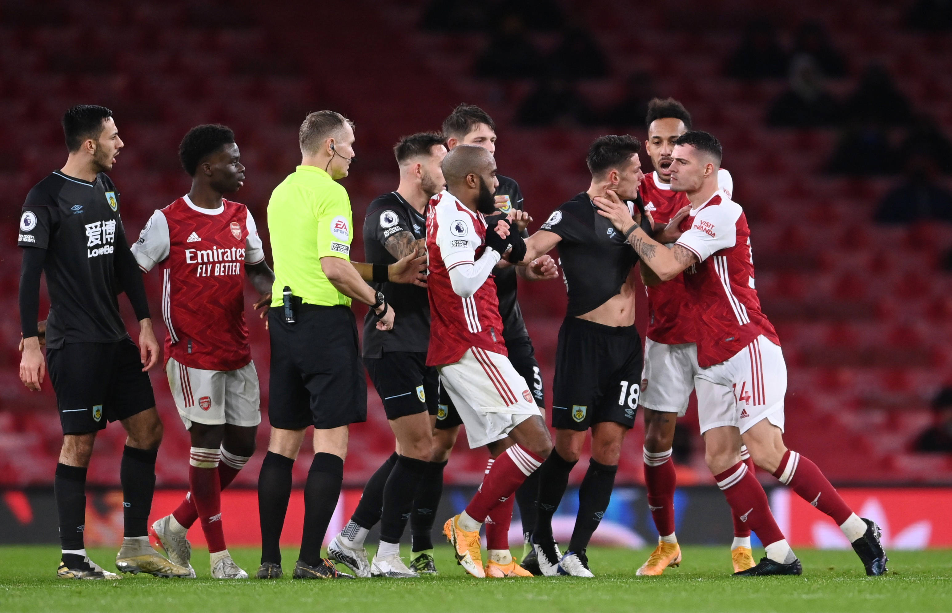 出坚实的一 出坚实的一